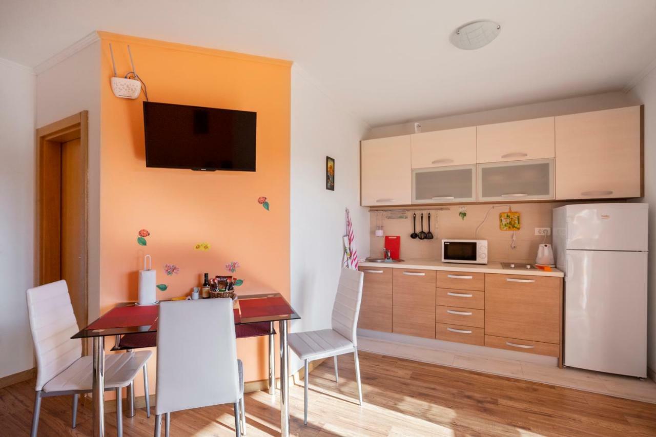Apartments Viktoria Tivat Exterior foto
